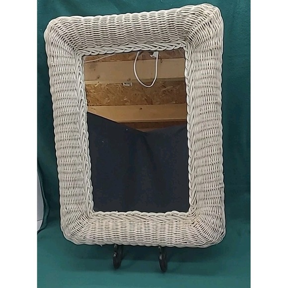 Vintage Wicker Mirror 24"x18" Wall Hanging - Picture 1 of 10